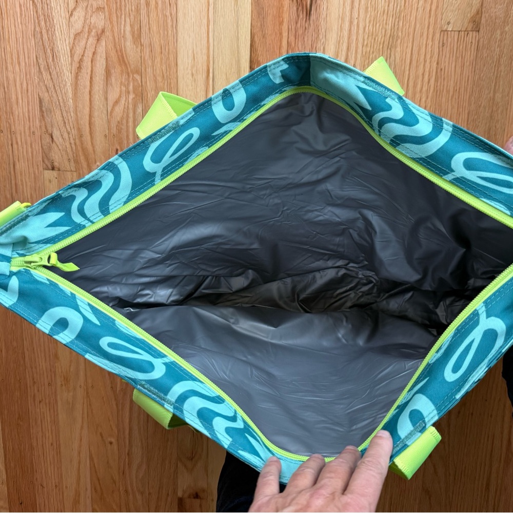 NEW Extra Large (approx 2 feet wide) ALOHA Collection Tote - Picture 4 of 6